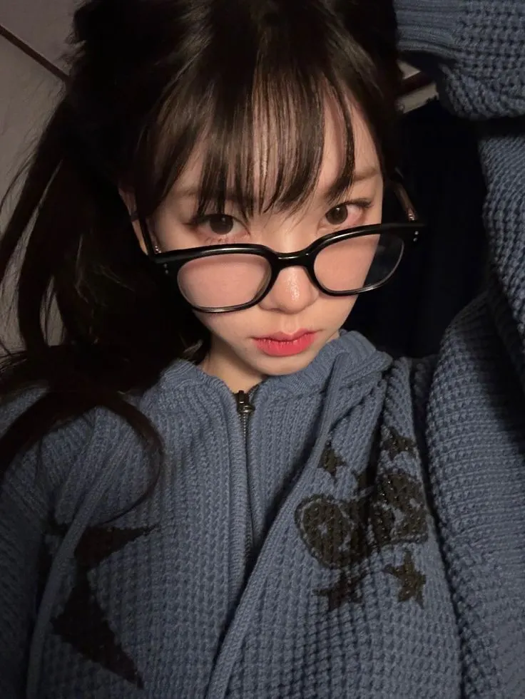 200 Selfie Caption Ideas for Instagram to Show Off Your Best Look
